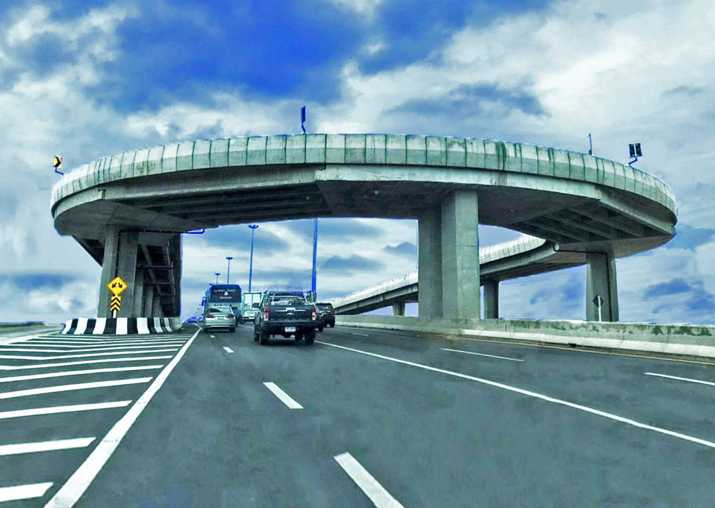 ก่อสร้างสะพานกลับรถบนทางหลวง    หมายเลข 2 ที่ กม.43 – 44(ขาเข้าและขาออก)   รวมทางคู่ขนาน จ. นครราชสีมา